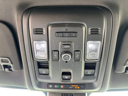 Used 2024 Chevrolet Tahoe Z71 w/ Luxury Package AWD/4WD image 19