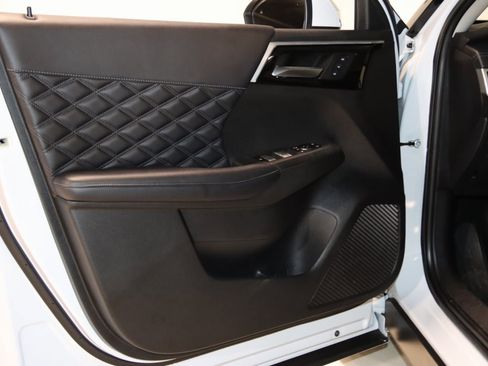 Used 2023 Mitsubishi Outlander SEL image 36