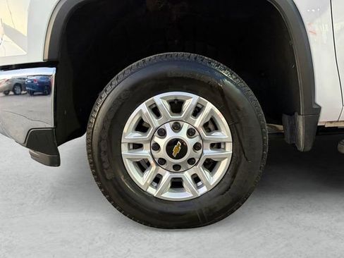 Used 2025 Chevrolet Silverado 2500 LT w/ Convenience Package AWD/4WD image 23