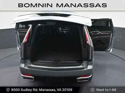 Used 2024 Cadillac Escalade ESV Premium Luxury AWD/4WD image 48