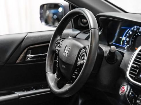 Used 2017 Honda Accord EX-L image 24
