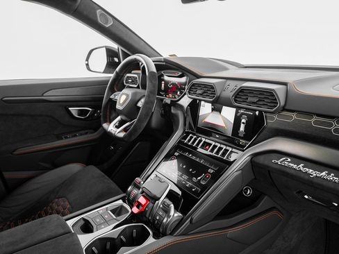 Used 2022 Lamborghini Urus AWD/4WD image 30