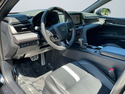 Used 2025 Toyota Camry SE w/ Convenience Package AWD/4WD image 11