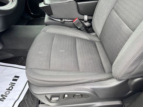 Used 2023 Chevrolet Silverado 1500 LT image 11