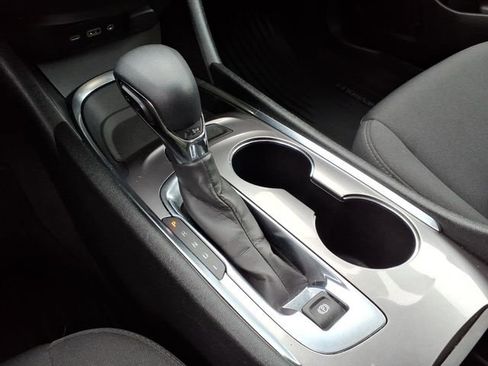 Used 2022 Chevrolet Malibu LT image 19