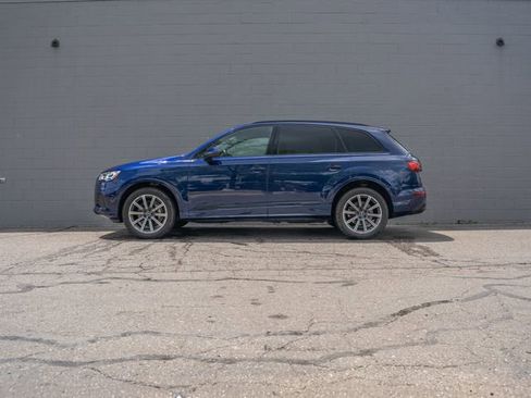 Used 2023 Audi Q7 2.0T Premium Plus w/ Premium Plus Package AWD/4WD image 2
