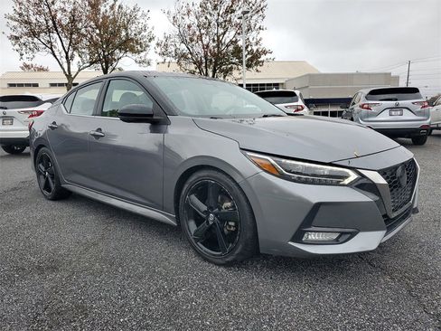 Used 2022 Nissan Sentra SR w/ SR Premium Package image 3