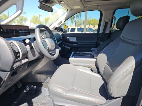 New 2025 Ford Expedition Active RWD image 13