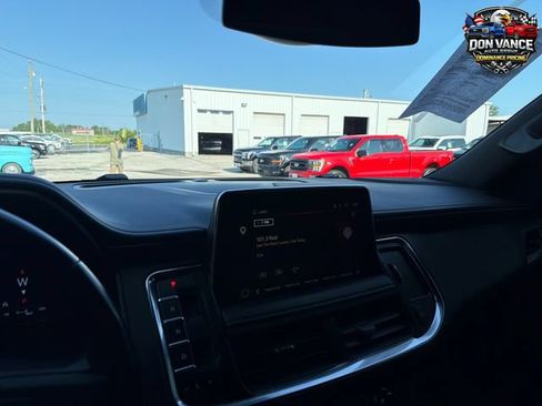 Used 2023 GMC Yukon SLT RWD image 17