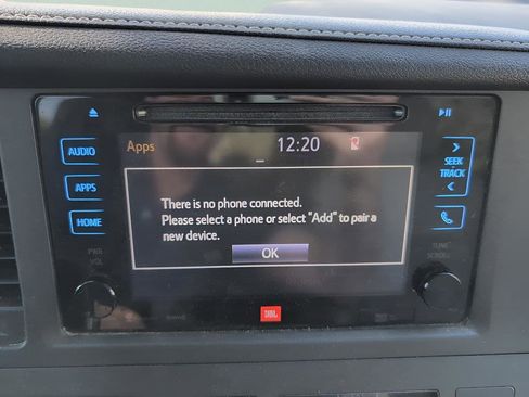 Used 2017 Toyota Sienna L image 24