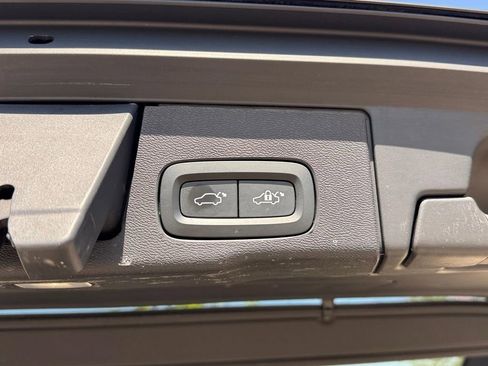 Certified 2023 Volvo XC60 B5 Plus w/ Climate Package AWD/4WD image 6