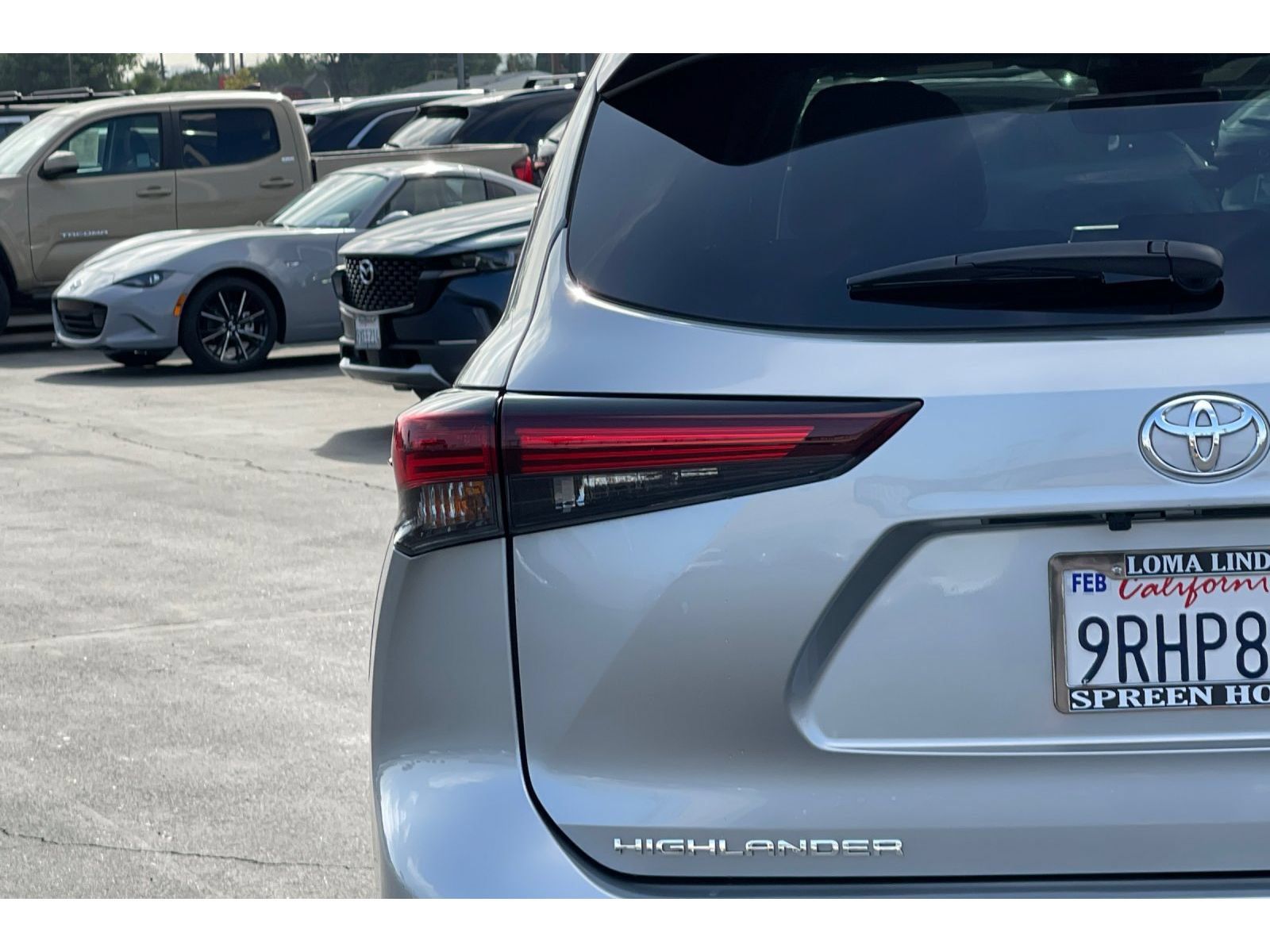 Used 2024 Toyota Highlander XLE FWD image 14