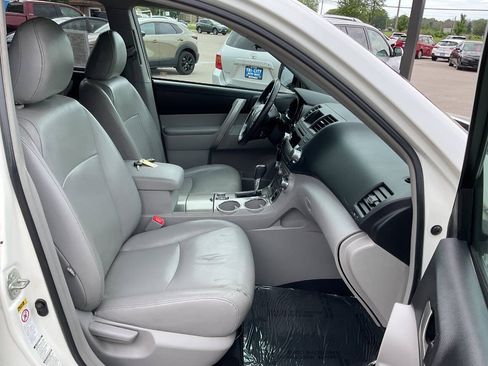 Used 2012 Toyota Highlander SE w/ Tow Pkg AWD/4WD image 39
