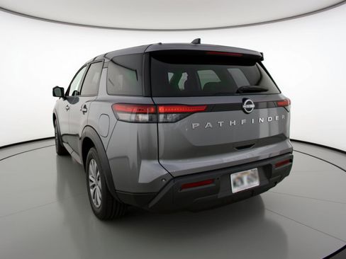 Used 2024 Nissan Pathfinder S FWD image 6