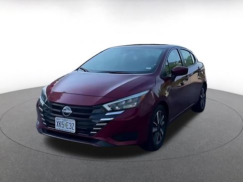 Used 2025 Nissan Versa SV FWD image 3