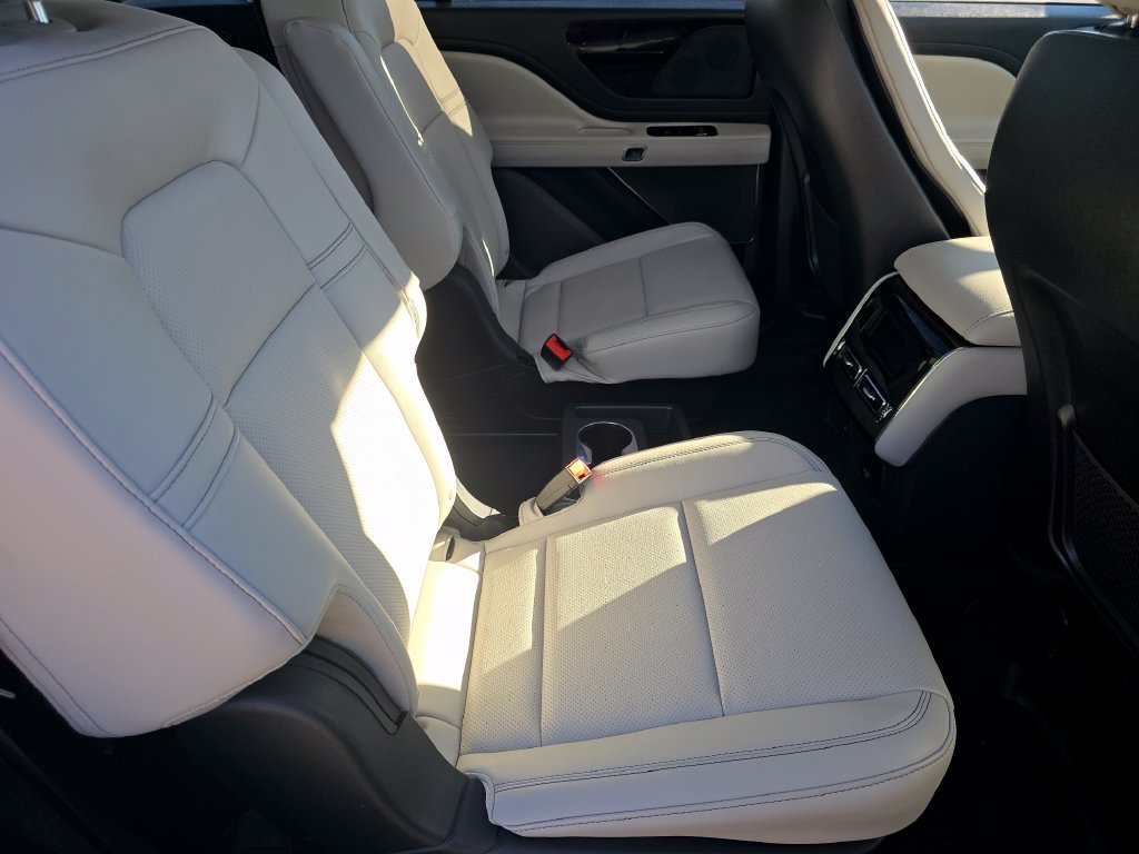 Used 2026 Lincoln Aviator AWD image 19