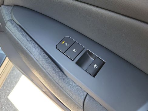 New 2026 Kia Sportage EX FWD image 11