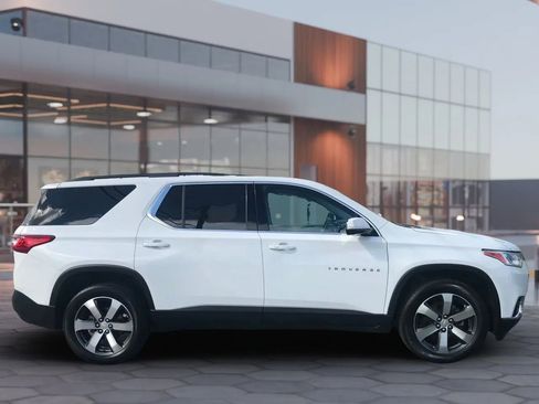 Used 2020 Chevrolet Traverse LT w/ LT Premium Package image 5
