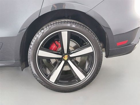 Certified 2026 Porsche Macan S AWD/4WD image 12
