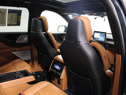 Used 2023 Lincoln Aviator Black Label Grand Touring image 32