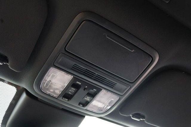 Used 2025 Honda Odyssey Sport-L image 19