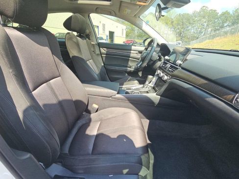 Used 2019 Honda Accord EX image 8