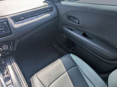 Used 2022 Honda HR-V Sport image 16