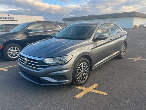 Used 2020 Volkswagen Jetta SE image 8