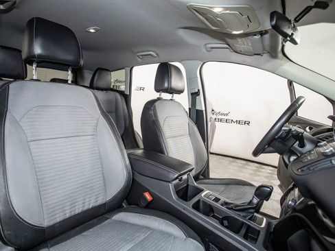 Used 2017 Ford Escape SE w/ SE Sport Appearance Package FWD image 42