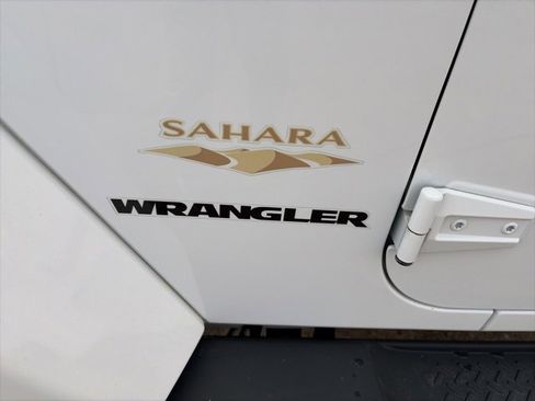 Used 2015 Jeep Wrangler Sahara w/ Dual Top Group image 16