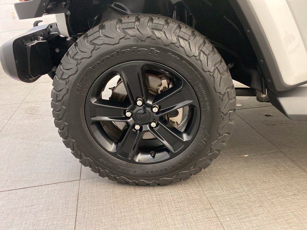 Used 2019 Jeep Wrangler Unlimited Sahara AWD/4WD image 8