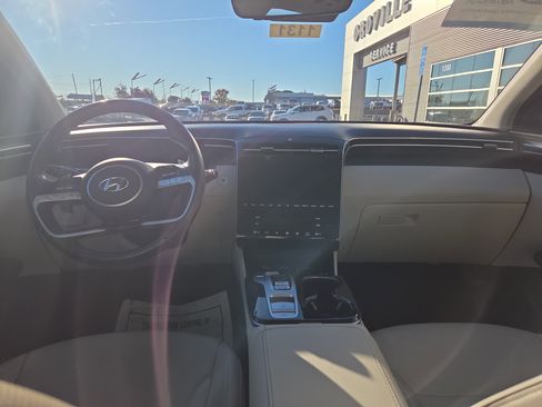 Used 2024 Hyundai Tucson Limited image 15