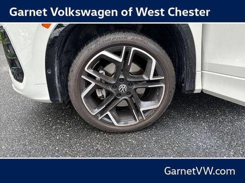 Used 2025 Volkswagen Tiguan SEL R-Line AWD/4WD image 11