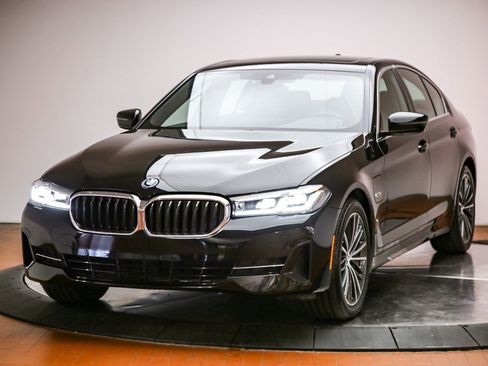 Used 2023 BMW 530e w/ Convenience Package RWD image 1