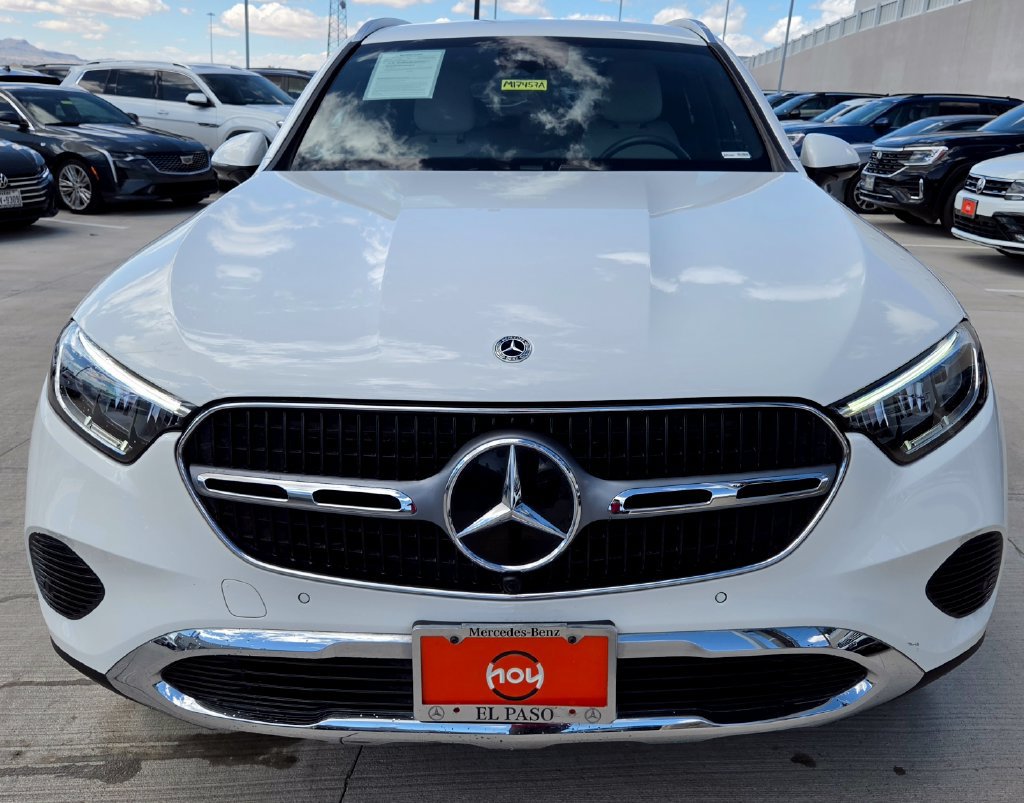 Used 2025 Mercedes-Benz GLC 300 image 4