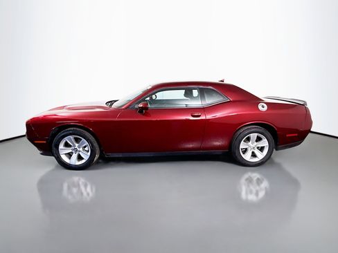 Used 2023 Dodge Challenger SXT image 6