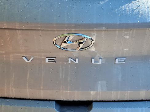 New 2026 Hyundai Venue SEL FWD image 5