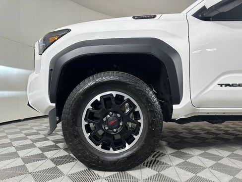 Certified 2025 Toyota Tacoma TRD Off-Road w/ TRD Off Road Upgrade Package image 10