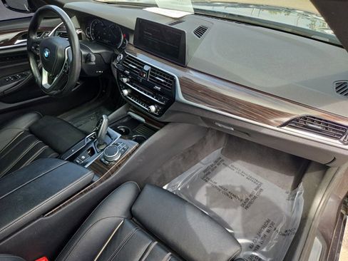 Used 2018 BMW 530i RWD image 23