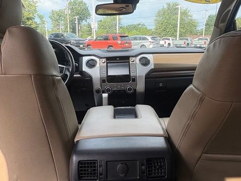 Used 2018 Toyota Tundra Limited w/ Limited Premium Package AWD/4WD image 17