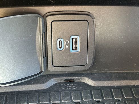 Used 2024 Ford Bronco Outer Banks image 31