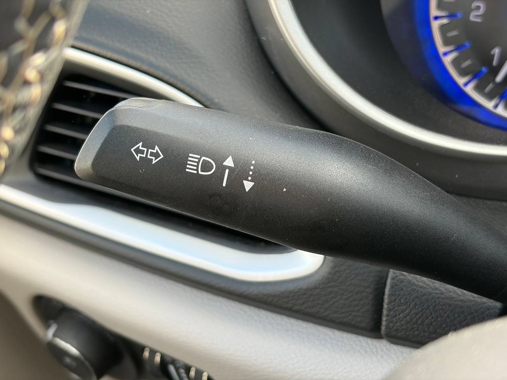 Certified 2023 Chrysler Pacifica Touring-L FWD image 27