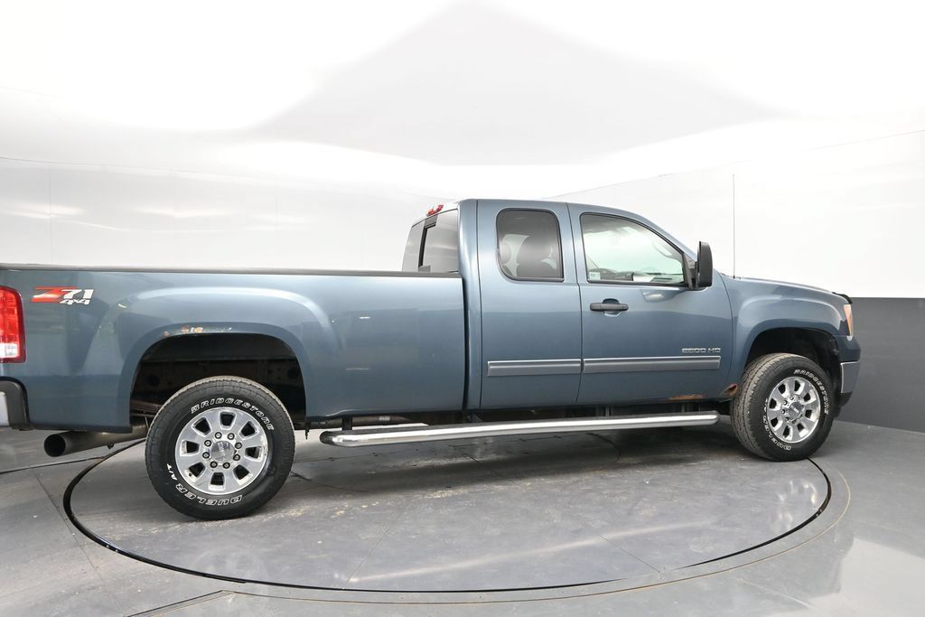 Used 2011 GMC Sierra 2500 SLE w/ Convenience Package AWD/4WD image 9