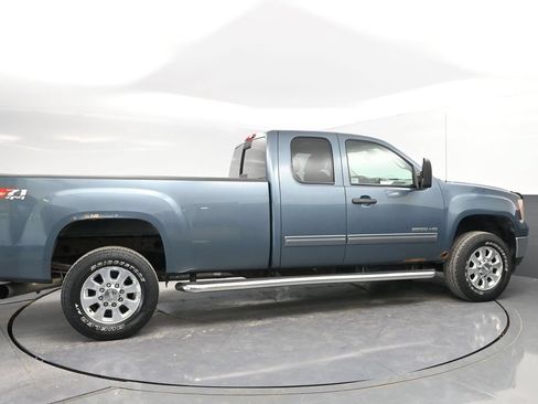 Used 2011 GMC Sierra 2500 SLE w/ Convenience Package AWD/4WD image 9