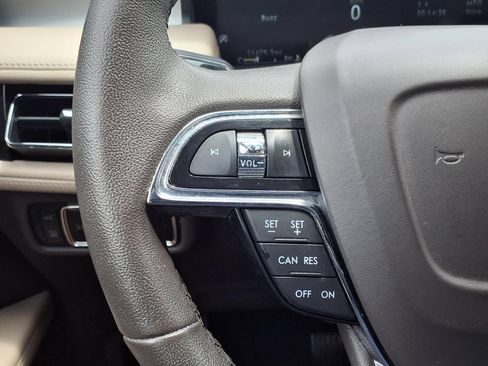 Used 2023 Lincoln Nautilus AWD image 12