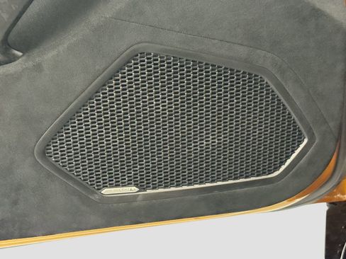 Used 2018 Lamborghini Huracan Performante AWD/4WD image 19