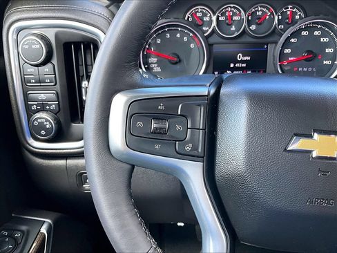 Used 2022 Chevrolet Silverado 1500 LT AWD/4WD image 14