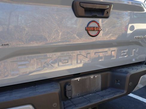 Used 2023 Nissan Frontier PRO-4X w/ Pro Convenience Package image 8