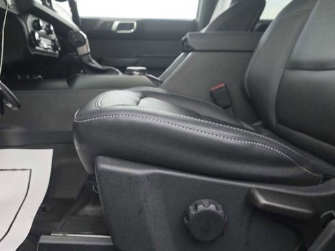 Used 2025 Ford Bronco Badlands image 10