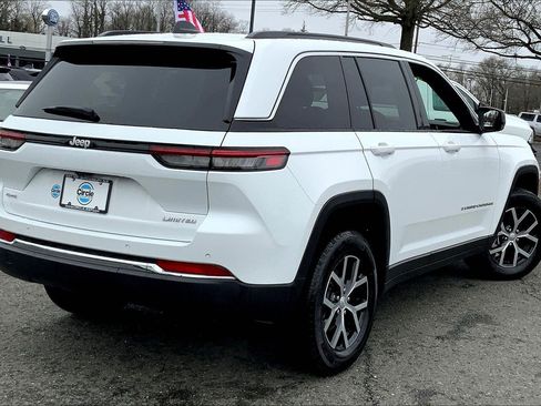 Certified 2025 Jeep Grand Cherokee Limited AWD/4WD image 12